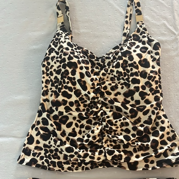 Liz Claiborne 2 Piece Bathing Suit - Picture 2 of 12